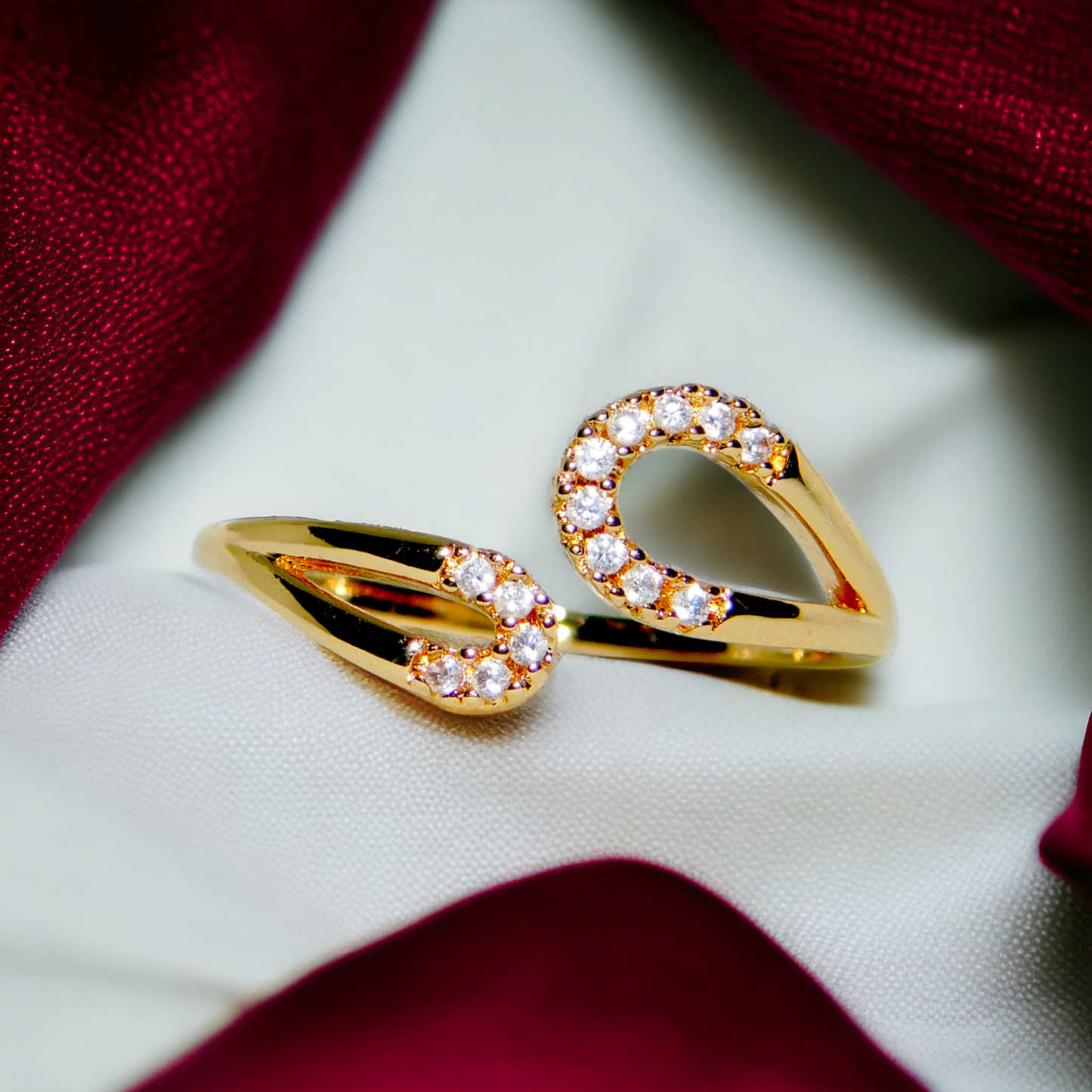 Gold tone anti-tarnish ring with sparkling stones